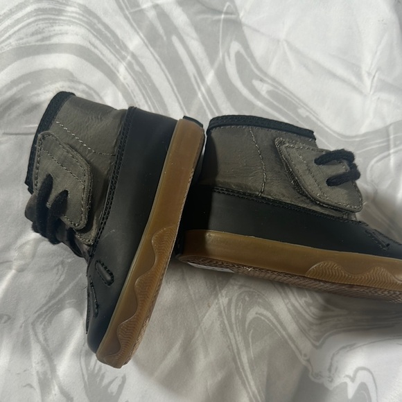 Sperry Black Kids Shoes - Picture 1 of 6